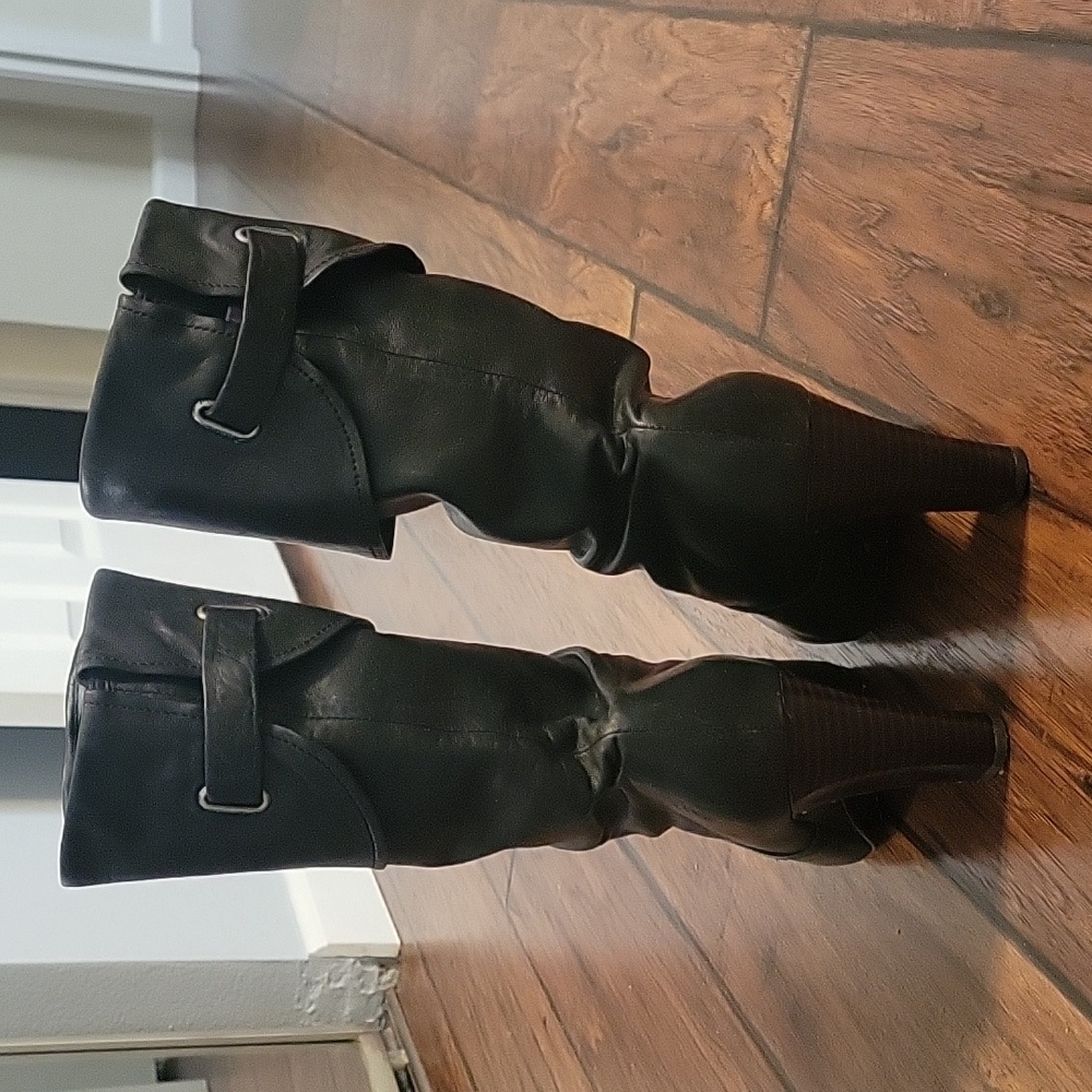 Heeled boot - Picture 2 of 5
